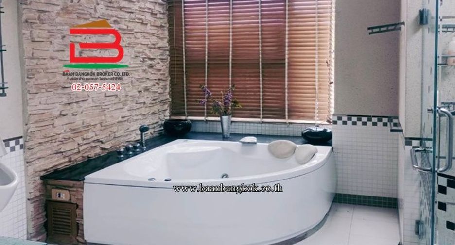 Casa en venta de 4 habitaciones en Lam Luk Ka, Pathum Thani