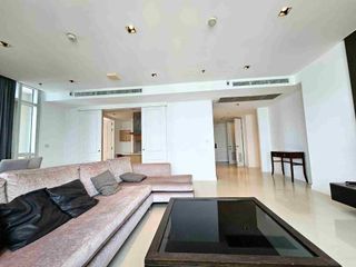 For rent 4 bedrooms condo in Pathum Wan, Bangkok