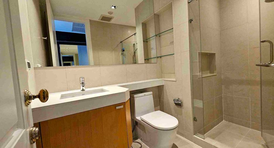 For rent 4 bedrooms condo in Pathum Wan, Bangkok