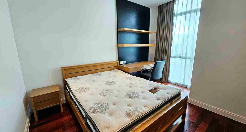For rent 4 bedrooms condo in Pathum Wan, Bangkok