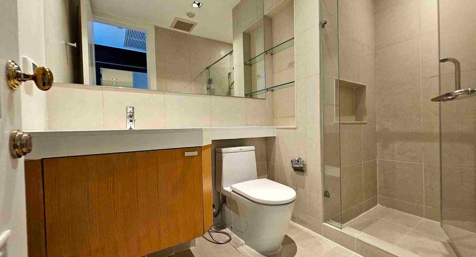 For rent 4 bedrooms condo in Pathum Wan, Bangkok