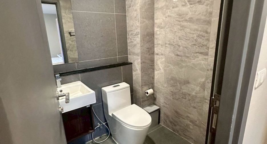Продажа 2 спальни кондо в Щаттхана, Бангкок