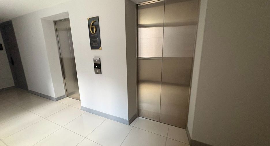 For sale 2 bedrooms condo in Watthana, Bangkok