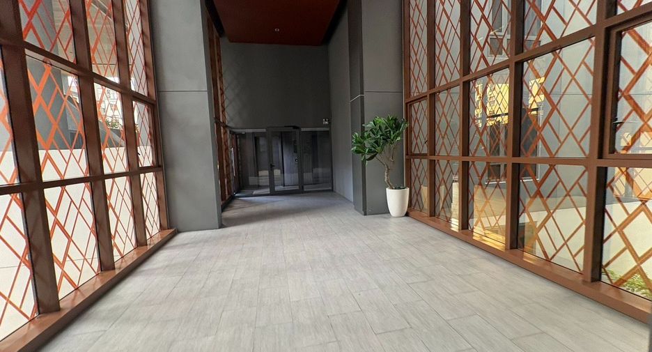 For sale 2 bedrooms condo in Watthana, Bangkok