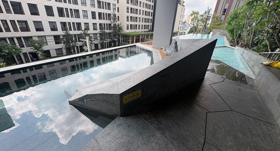 For sale 2 bedrooms condo in Watthana, Bangkok