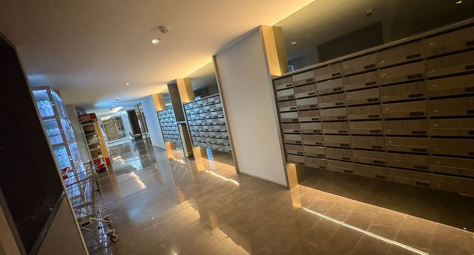 For sale 2 bedrooms condo in Watthana, Bangkok