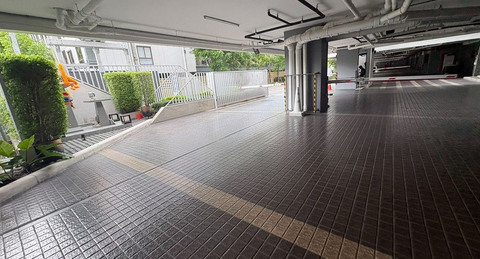 For sale 2 bedrooms condo in Watthana, Bangkok