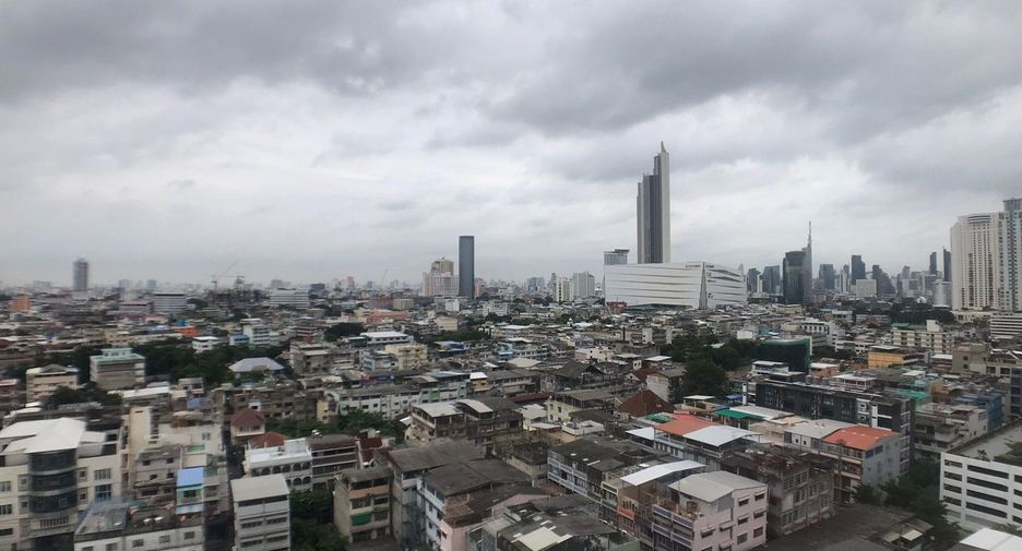 For rent 2 bedrooms condo in Khlong San, Bangkok