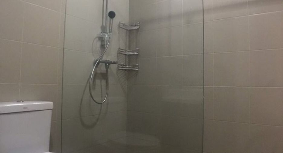 For rent 2 bedrooms condo in Khlong San, Bangkok
