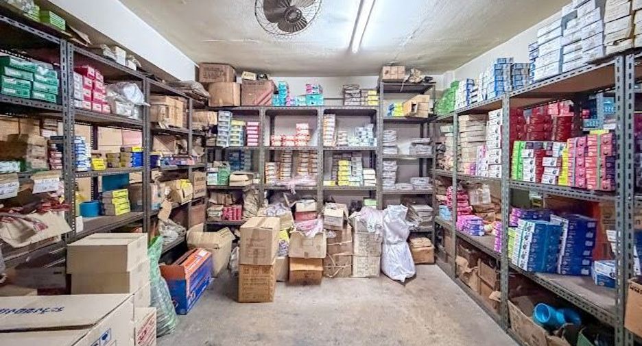 Gewerbefläche zum Kauf mit 6 Zimmer in Thon Buri, Bangkok