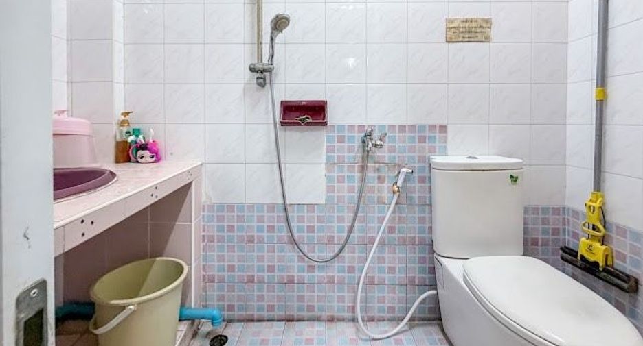 Gewerbefläche zum Kauf mit 6 Zimmer in Thon Buri, Bangkok