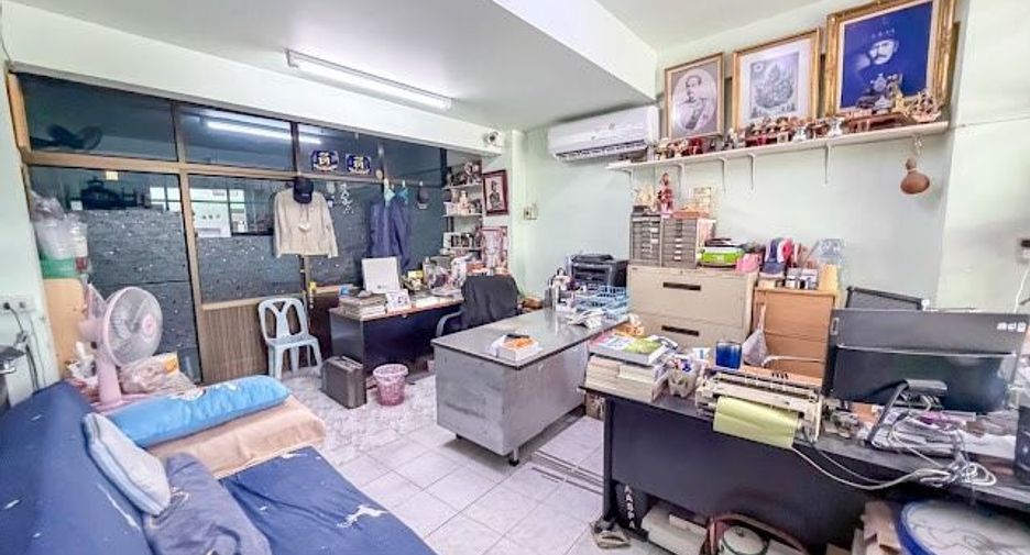 Gewerbefläche zum Kauf mit 6 Zimmer in Thon Buri, Bangkok