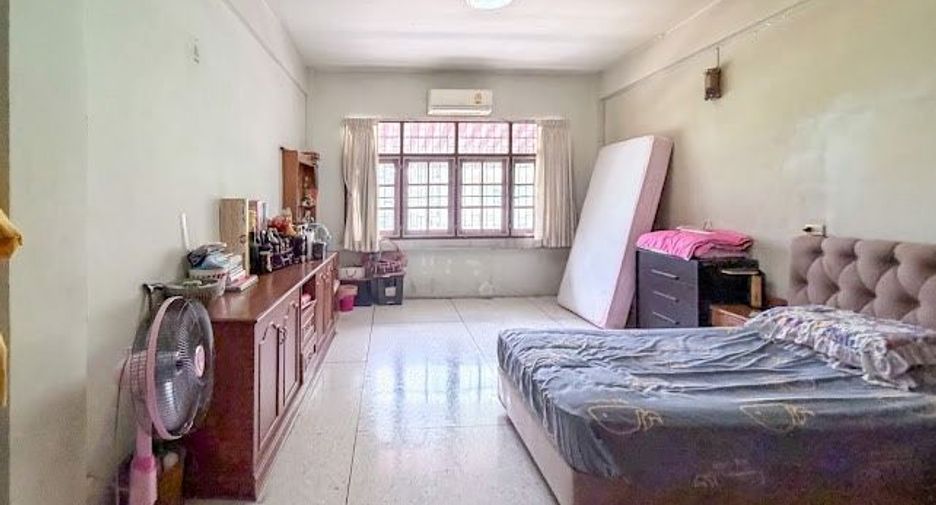 Gewerbefläche zum Kauf mit 6 Zimmer in Thon Buri, Bangkok