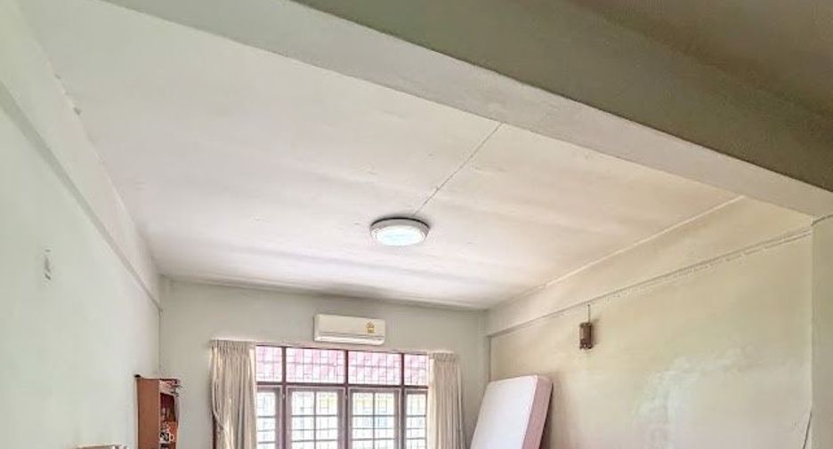 Gewerbefläche zum Kauf mit 6 Zimmer in Thon Buri, Bangkok