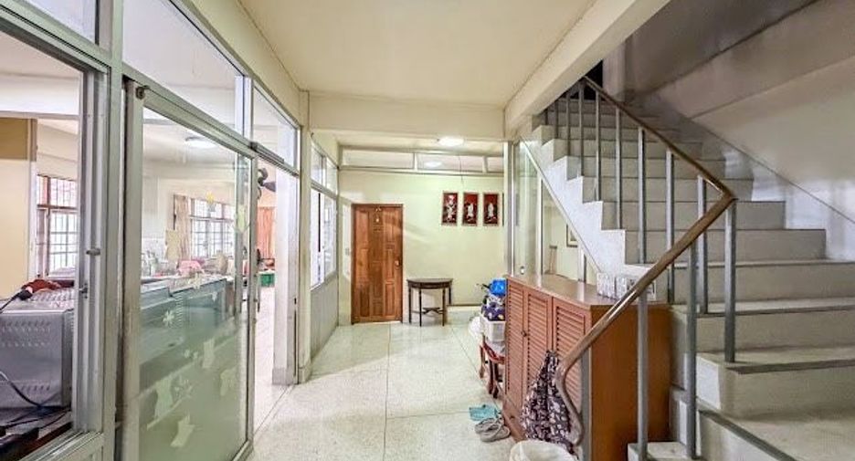 Gewerbefläche zum Kauf mit 6 Zimmer in Thon Buri, Bangkok