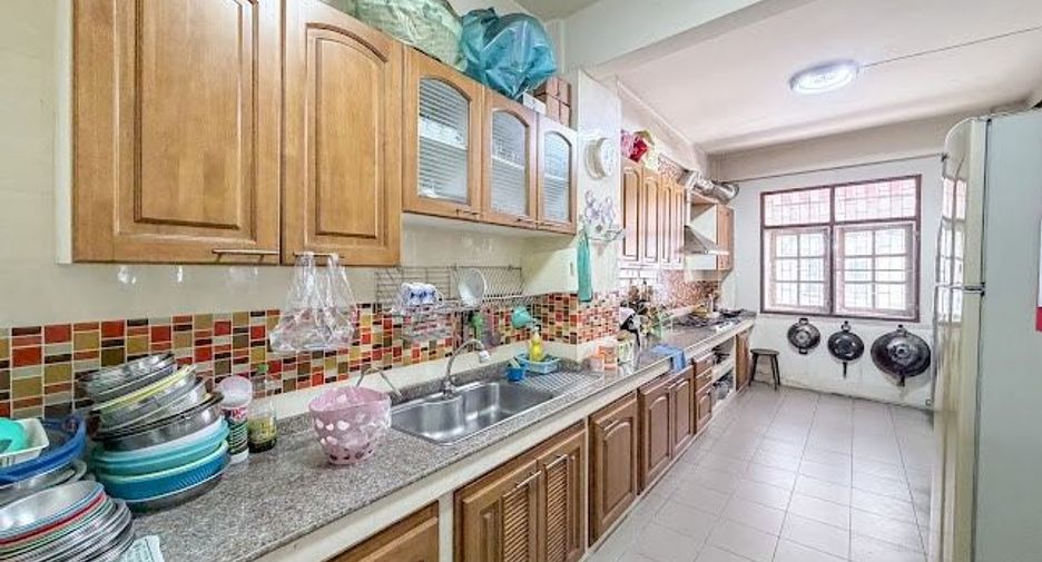 Gewerbefläche zum Kauf mit 6 Zimmer in Thon Buri, Bangkok