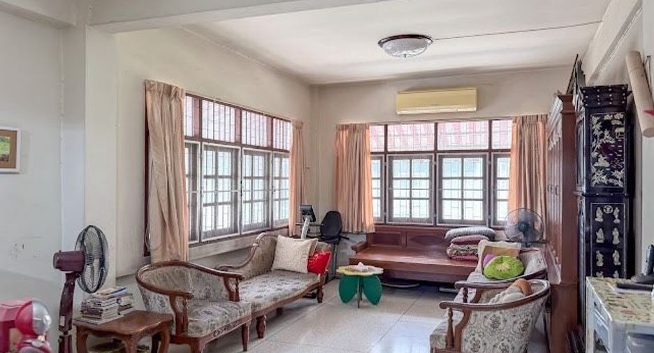 Gewerbefläche zum Kauf mit 6 Zimmer in Thon Buri, Bangkok