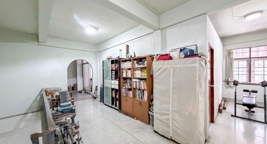 Gewerbefläche zum Kauf mit 6 Zimmer in Thon Buri, Bangkok