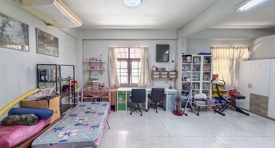 Gewerbefläche zum Kauf mit 6 Zimmer in Thon Buri, Bangkok