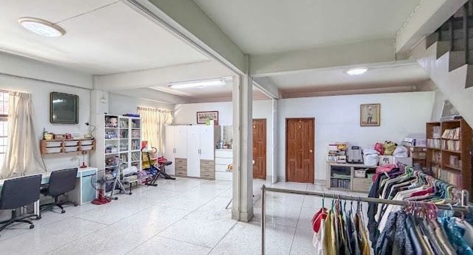 Gewerbefläche zum Kauf mit 6 Zimmer in Thon Buri, Bangkok