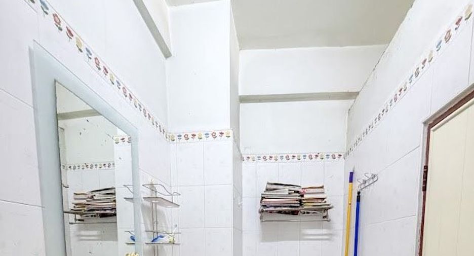 Gewerbefläche zum Kauf mit 6 Zimmer in Thon Buri, Bangkok