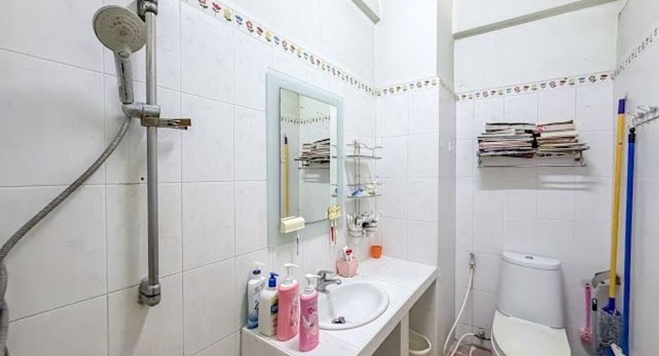 Gewerbefläche zum Kauf mit 6 Zimmer in Thon Buri, Bangkok