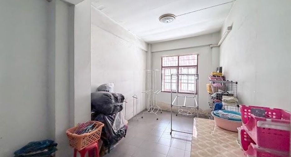 Gewerbefläche zum Kauf mit 6 Zimmer in Thon Buri, Bangkok