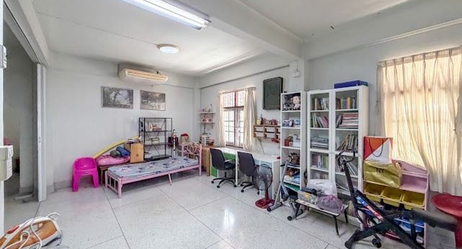 Gewerbefläche zum Kauf mit 6 Zimmer in Thon Buri, Bangkok