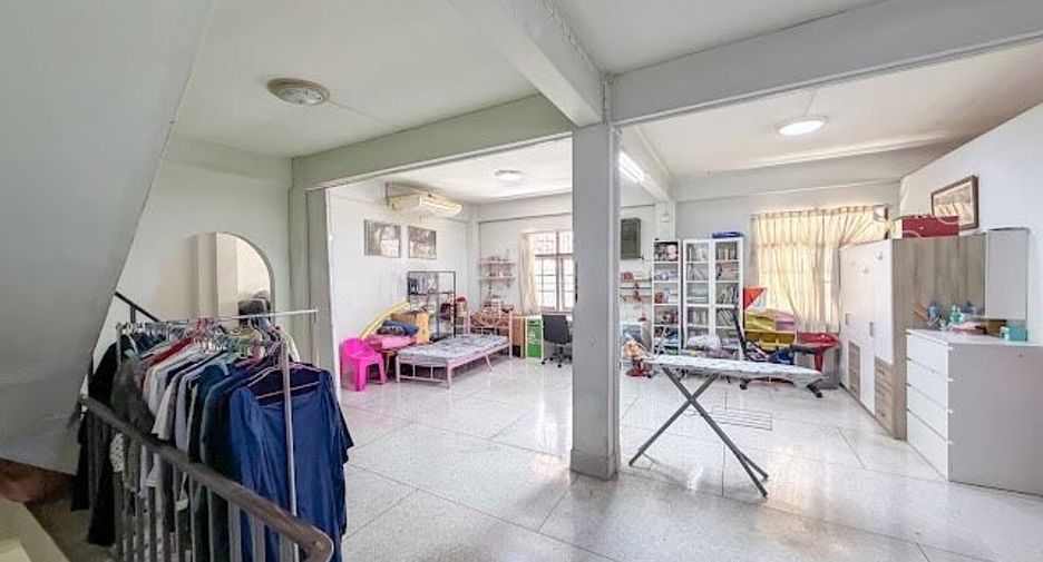 Gewerbefläche zum Kauf mit 6 Zimmer in Thon Buri, Bangkok
