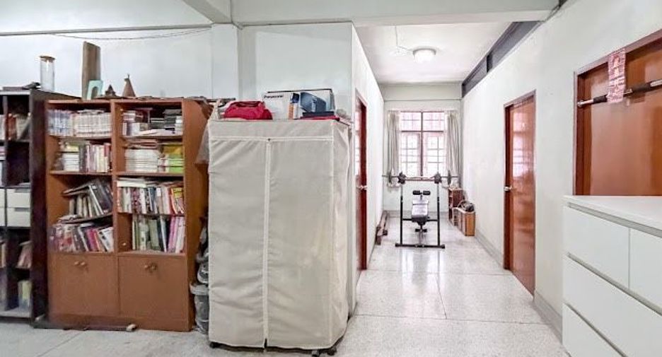 Gewerbefläche zum Kauf mit 6 Zimmer in Thon Buri, Bangkok