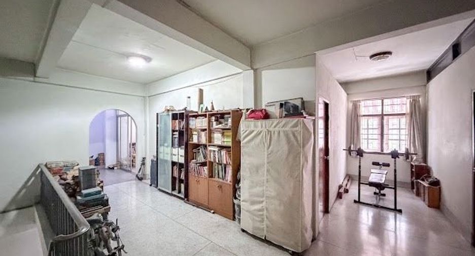Gewerbefläche zum Kauf mit 6 Zimmer in Thon Buri, Bangkok