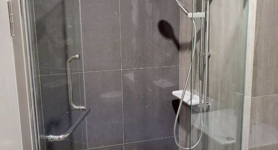 Аренда 2 спальни кондо в Банг Кхае, Бангкок