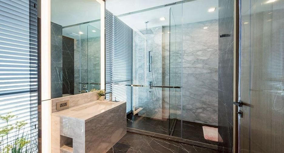 For rent 2 ベッドルーム condo in Watthana, Bangkok