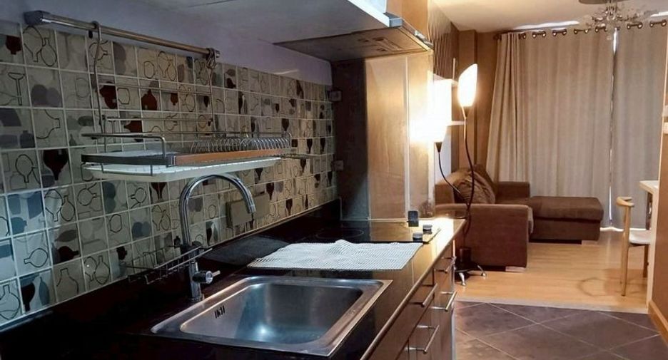 Аренда 2 спальни кондо в Пхра Кханонг, Бангкок