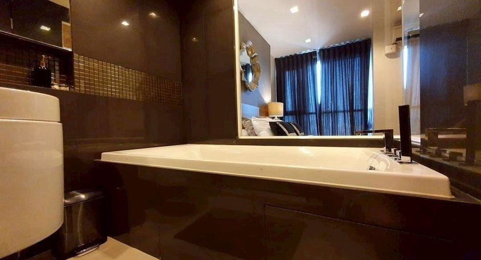 Condo en alquiler de 1 habitaciones en Sathon, Bangkok