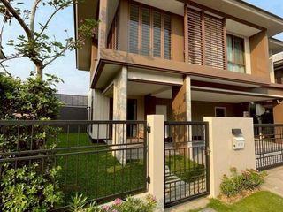 For rent 4 bedrooms house in Bang Kapi, Bangkok