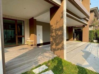 For rent 4 bedrooms house in Bang Kapi, Bangkok