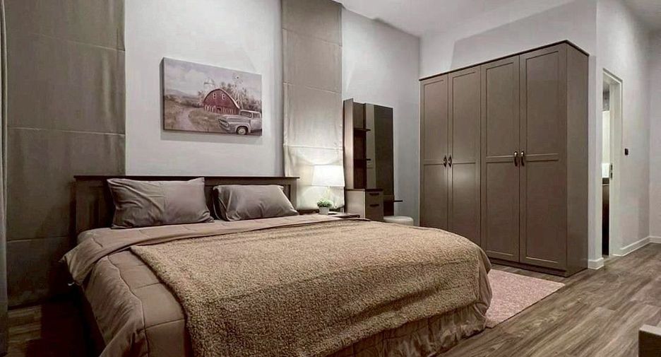 For rent 4 bedrooms house in Bang Kapi, Bangkok