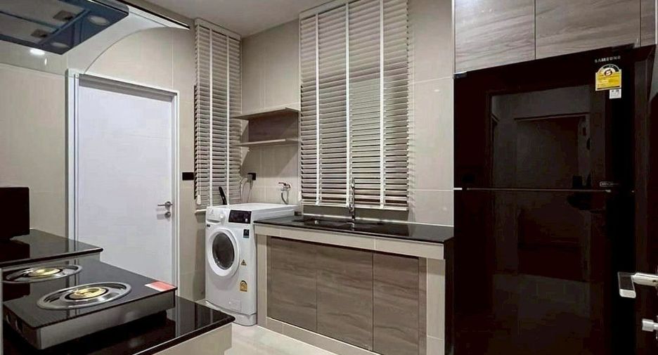 For rent 4 bedrooms house in Bang Kapi, Bangkok