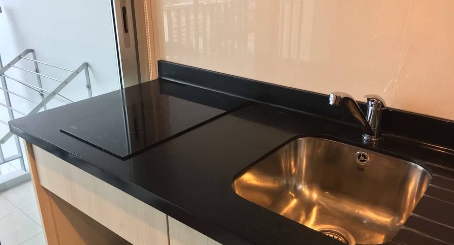 Condo en alquiler de 1 habitaciones en Sathon, Bangkok