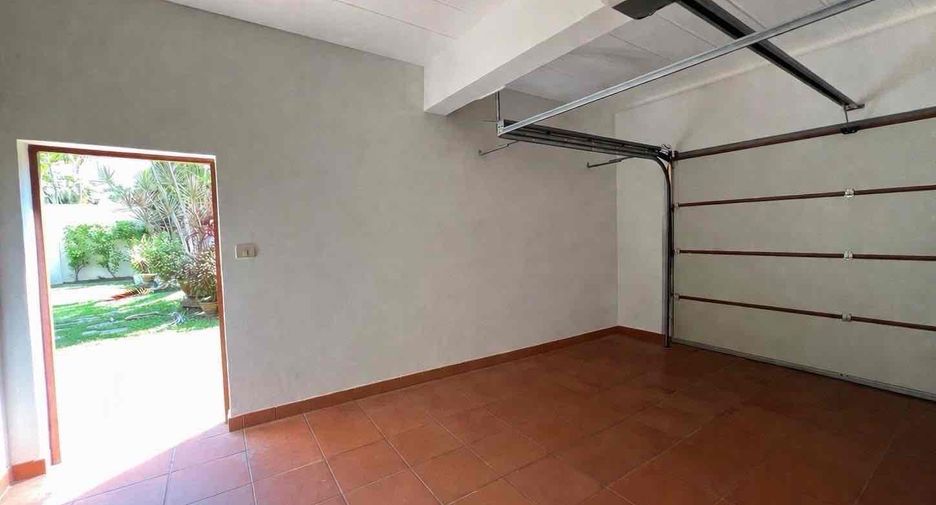 For sale 3 bedrooms villa in Jomtien, Pattaya