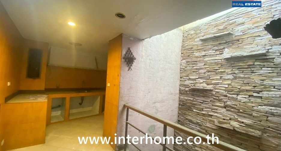 For sale 6 bedrooms retail Space in Bueng Kum, Bangkok