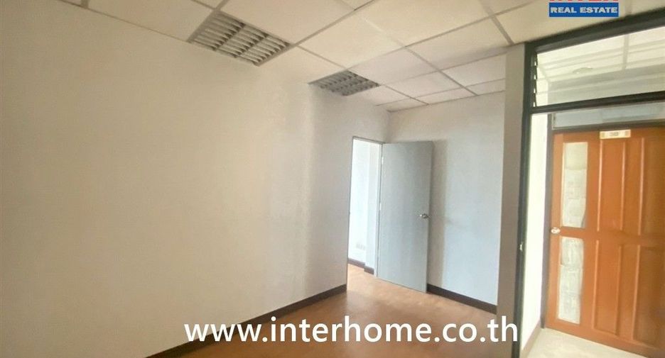 For sale 6 bedrooms retail Space in Bueng Kum, Bangkok