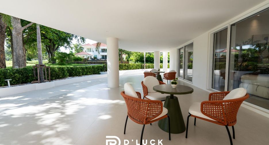 À vendre 6 chambres villa à Huay Yai, Pattaya