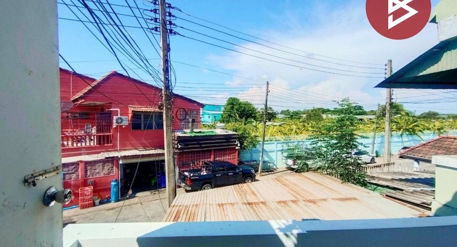 Reihenhaus zum Kauf mit 2 Zimmer in Mueang Uttaradit, Uttaradit