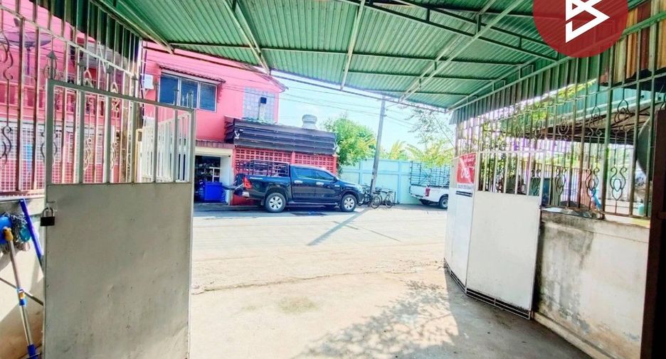 Reihenhaus zum Kauf mit 2 Zimmer in Mueang Uttaradit, Uttaradit