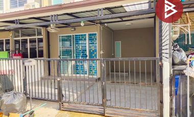 For sale 3 bedrooms townhouse in Mueang Samut Sakhon, Samut Sakhon