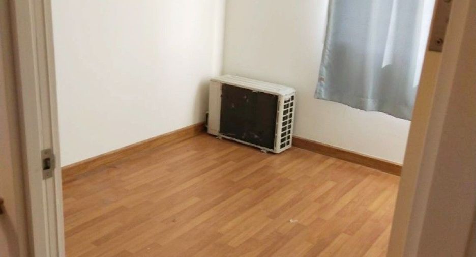 For sale 3 bedrooms townhouse in Mueang Samut Sakhon, Samut Sakhon