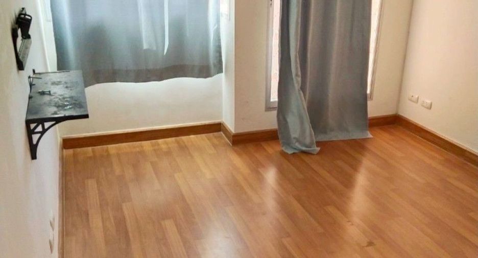 For sale 3 bedrooms townhouse in Mueang Samut Sakhon, Samut Sakhon