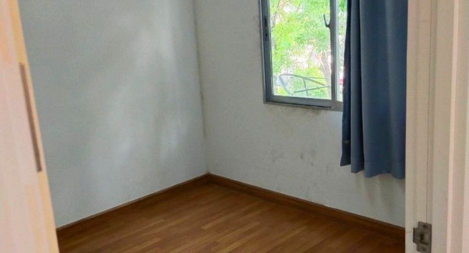 For sale 3 bedrooms townhouse in Mueang Samut Sakhon, Samut Sakhon